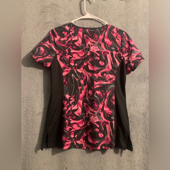 Koi lite women’s scrub top XS pink and black. Like new! Offers welcome!! - Picture 3 of 3